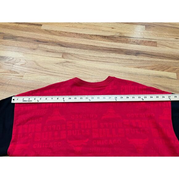 NBA Men's Sweatshirt Pullover Embroidered Chicago Bulls Basketball Team XL Red - Picture 7 of 7